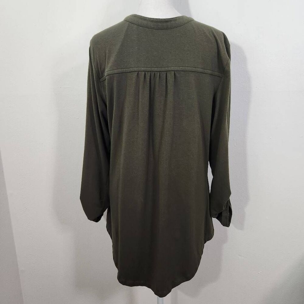 D&Co. Dark Green Knit Top Size Medium Olive Green Half-Button Top Green Blouse - Picture 4 of 6